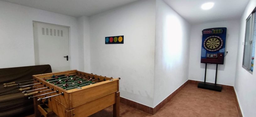 futbolín y diana de juegos